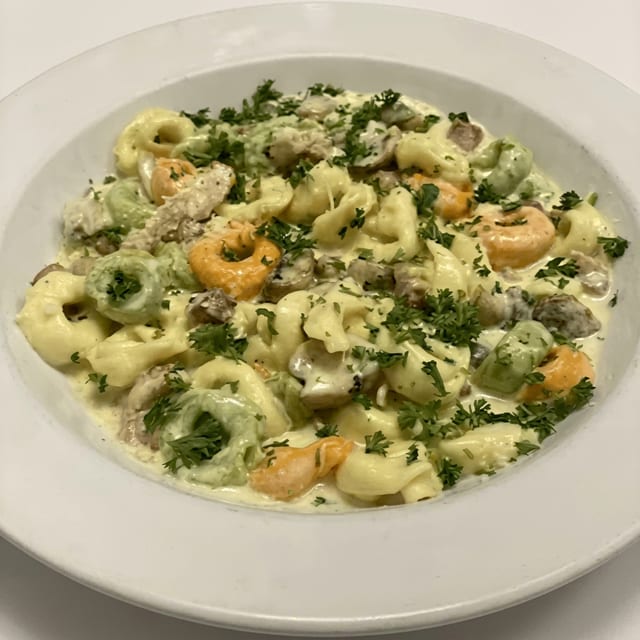 Tortellini Alla Panna.